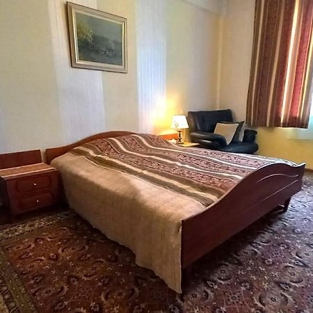 Majakovski Guesthouse Sillamäe Exteriör bild